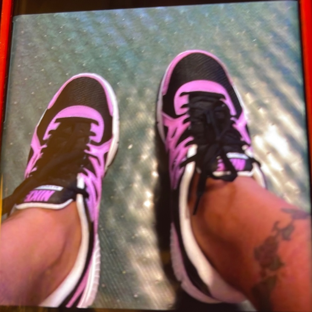 NIKE REVOLUTION 2 WOMEN 6.5 BLACK PURPLE WHITE LACED UP SNEAKER